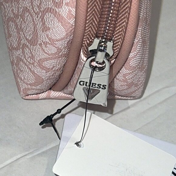 𝅺GUESS blush fulton travel cosmetic pouch - Picture 5 of 11